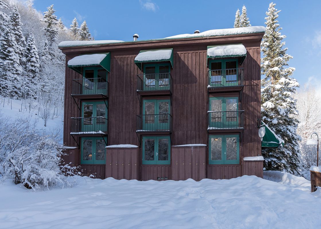 Manitou Lodge