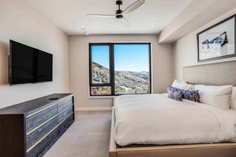 Electric Pass Lodge 404