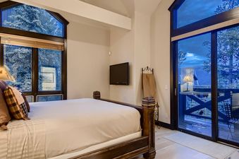 15 Saddlewood Ski Chalet