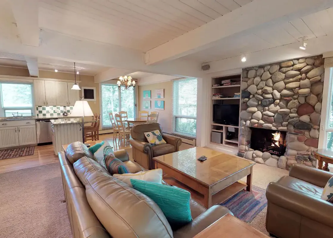 01 Living Room