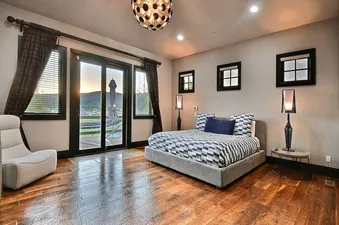 08 Master Bedroom