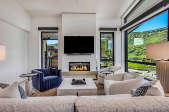 Electric Pass Lodge 502