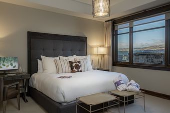 12 Western Winds Lodge