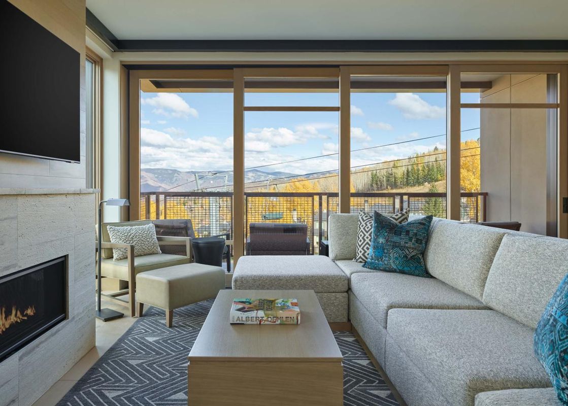 Snowmass-Room-Fireplace-Balcon