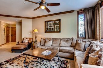 5-Lodge-208