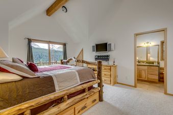07 Hideaway Cabin