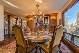 07 Dining Room