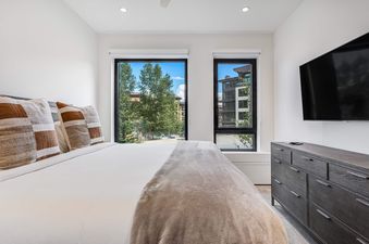 Electric Pass Lodge 108