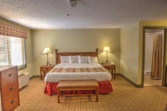 Village Hotel King