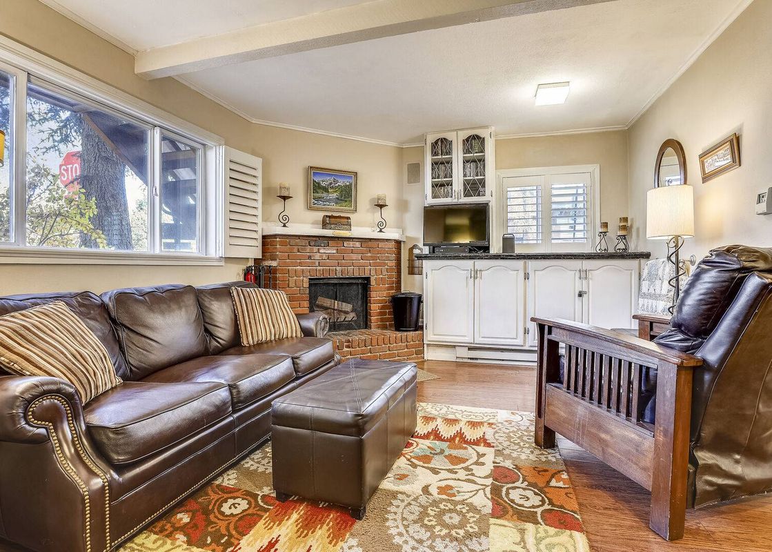 01 Living Room