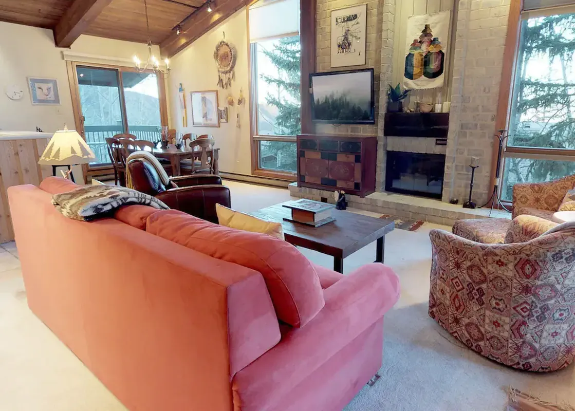 01 Living Room