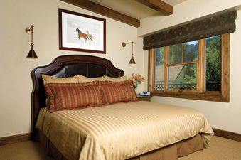03 Bedroom