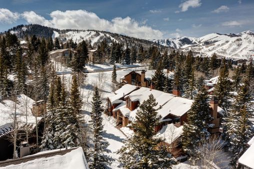 Ski-in Ski-out access