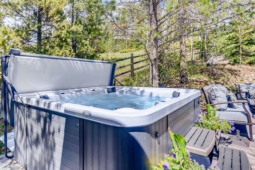Private Outdoor Hot Tub