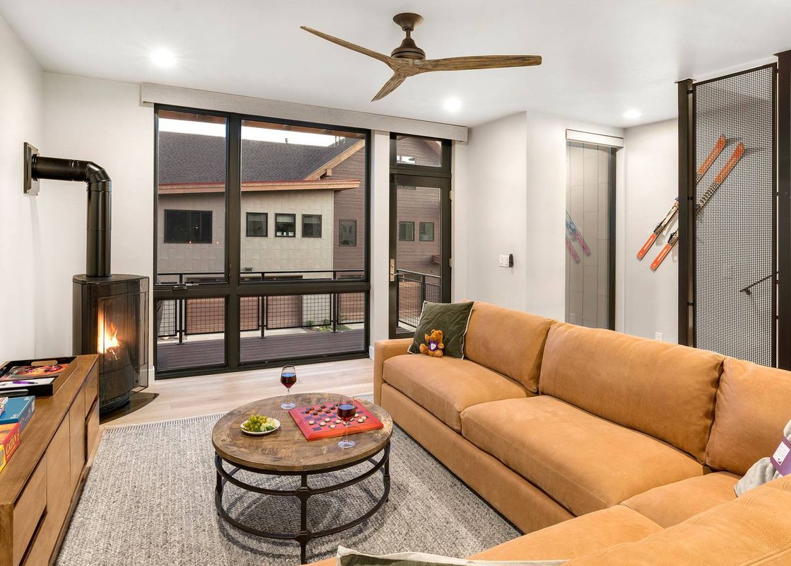 02 Living Room