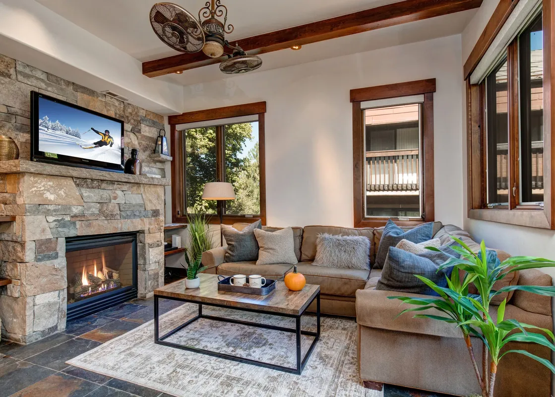 01 Living Room