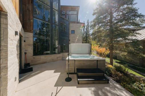 Private Hot Tub