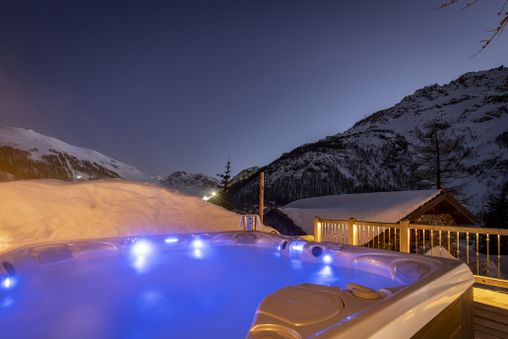 Private Outdoor Hot Tub