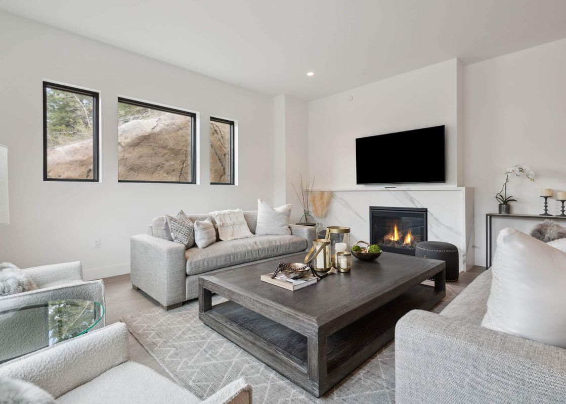 Frontgate Townhome 01