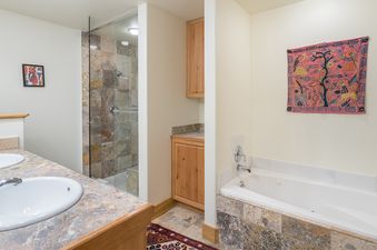 Bear Creek Lodge 109B