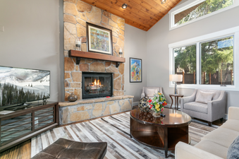 2540 Queen Esther Dr