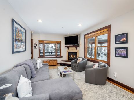 Bear Creek Lodge 112A