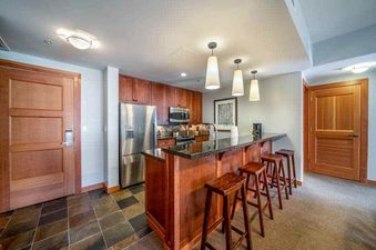 Capitol Peak Lodge 3208