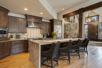 08 Gourmet Kitchen