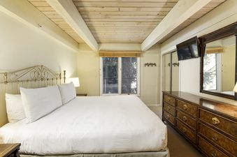 Chateau Eau Claire Unit 18