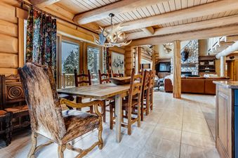 09 Dining Room