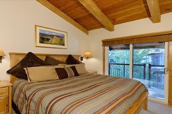 Crestwood One Bedroom Loft Deluxe