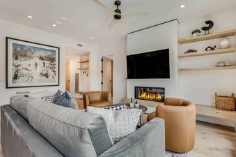 Electric Pass Lodge 205