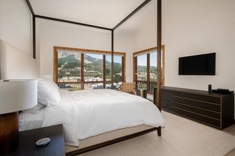 Skycrest Penthouse 1733