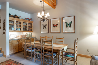 Trails End Lodge 503 Dining