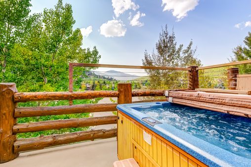 Private Outdoor Hot Tub