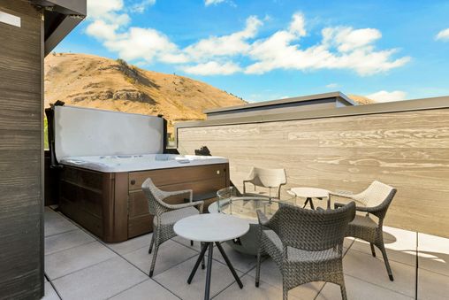 Rooftop Hot Tub (Private)