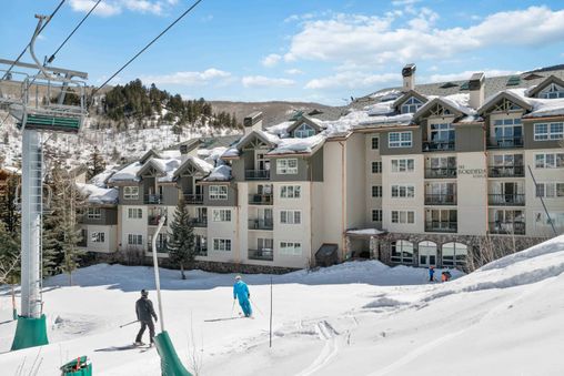 Ski-in/ski-out