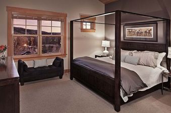 Sunshine Peak Chalet Bedroom