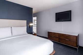 Courtyard Salt Lake City Airport 1 Bedroom Executive Suite