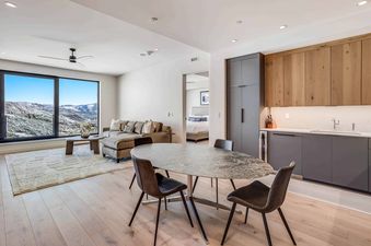 Electric Pass Lodge 404