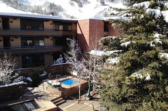 aspen-square-condominium winter