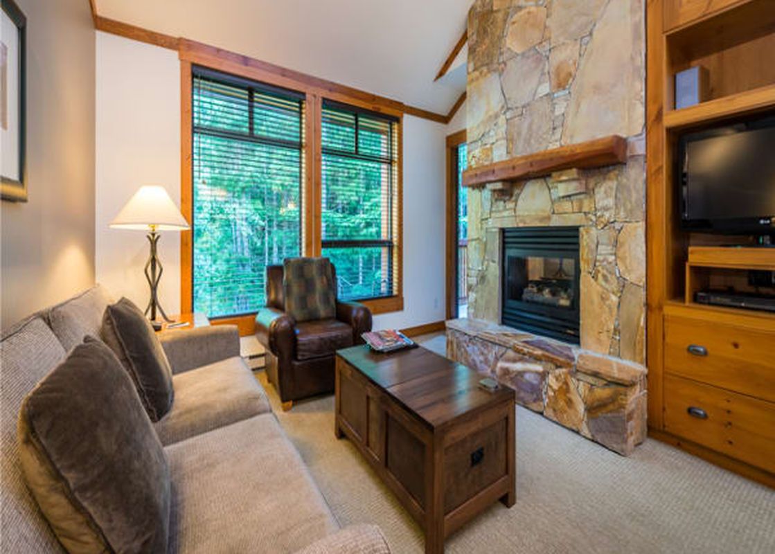 First Tracks Lodge Living Room
