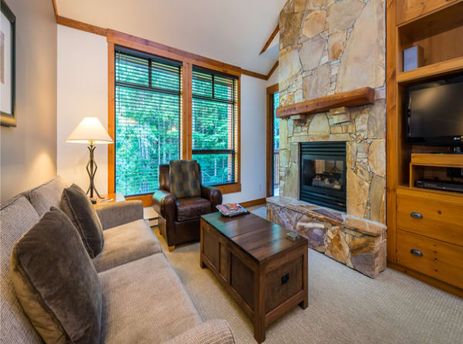 First Tracks Lodge Living Room