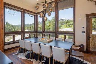 05 Dining Area