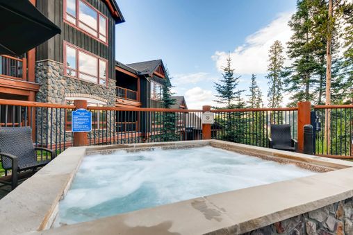 Outdoor Community Hot Tub
