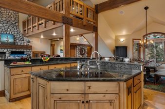 05 Gourmet Kitchen