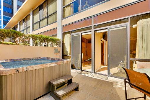 Hot tub (Private)