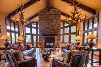 01 Sundance Ski Lodge