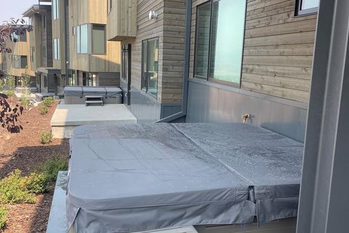 Private Outdoor Hot Tub