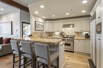Trails End Lodge 403